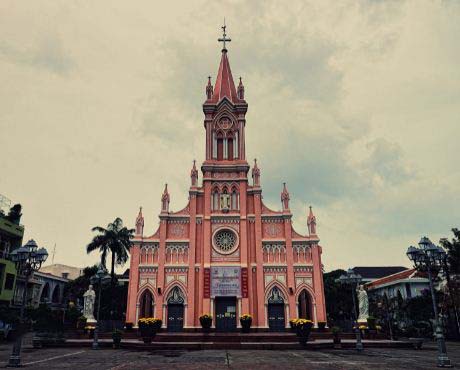 Danang-Cathedral-or-Rooster-Church